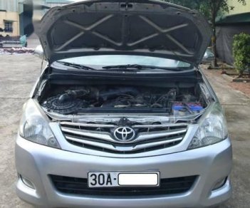 Toyota Innova 2.0G 2009 - Cần bán xe Toyota Innova 2.0G đời 2009, màu bạc chính chủ