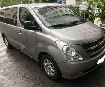 Hyundai Starex 2014 - Bán xe cũ Hyundai Starex đời 2014, đăng ký 2015 màu bạc, nhập khẩu 