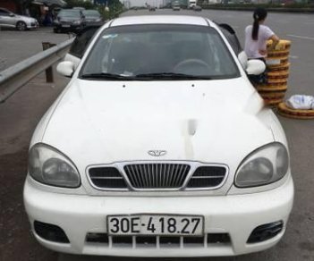 Daewoo Lanos 2004 - Cần bán Daewoo Lanos sản xuất 2004, màu trắng, giá tốt