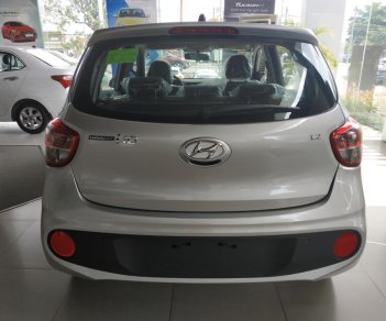 Hyundai Grand i10 1.2MT 2018 - Thanh lý Hyundai Grand I10 1.2MT HB số sàn, màu bạc, trả trước 122 triệu, bao hồ sơ