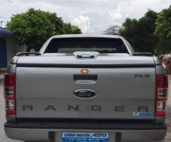 Ford Ranger  XLS-AT 2016 - Cần bán gấp Ford Ranger XLS-AT năm 2016, màu bạc số tự động, giá chỉ 635 triệu