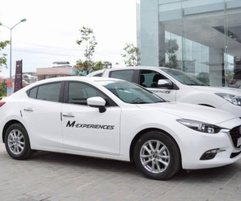 Mazda 3 1.5L SD 2018 - Cần bán Mazda 3 All New màu đỏ, có hỗ trợ ngân hàng 80%, giao xe ngay, LH 0918 879 039 Trung Mazda