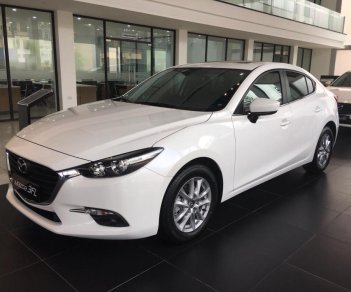 Mazda 3 1.5 2019 - Mazda 3 1.5 2019.Tặng ngay 30 triệu và KM .Trả góp 90%.Đủ màu.Giao ngay