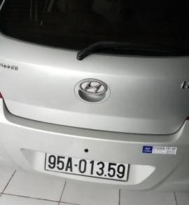 Hyundai i20 2010 - Bán Hyundai i20 năm 2010, màu bạc
