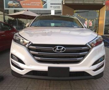 Hyundai Tucson 2.0AT 2018 - Bán xe Hyundai Tucson 2.0AT sản xuất 2018, màu trắng  