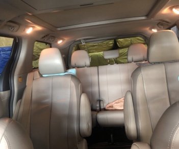 Toyota Sienna 2015 - Cần bán xe Toyota Sienna sản xuất 2015, màu vàng, nhập khẩu chính chủ