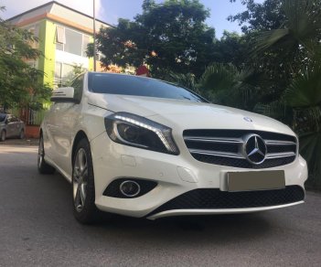 Mercedes-Benz A class A200 2013 - Chính chủ Mercedes A200 năm sản xuất 2013, màu trắng, xe hatchback, giá tốt