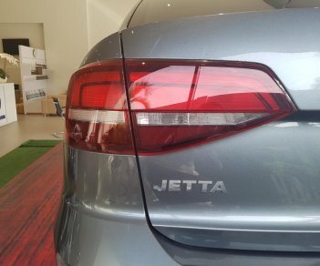 Volkswagen Jetta   2017 - Cần bán Volkswagen Jetta, màu xám, nhập Đức, hỗ trợ thuế trước bạ, giá tốt nhất Việt Nam, LH 0901933522(Vy)