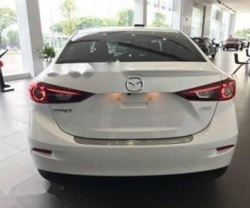 Mazda 3 2018 - Bán xe Mazda 3 năm sản xuất 2018, màu trắng, 658 triệu