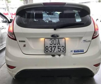 Ford Fiesta AT 2015 - Bán Ford Fiesta AT năm sản xuất 2015, màu trắng