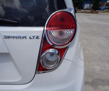 Chevrolet Spark LTZ 2014 - Bán ô tô Chevrolet Spark LTZ năm sản xuất 2014, màu trắng