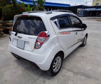 Chevrolet Spark LTZ 2014 - Bán ô tô Chevrolet Spark LTZ năm sản xuất 2014, màu trắng