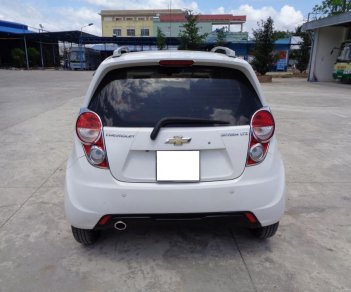 Chevrolet Spark LTZ 2014 - Bán ô tô Chevrolet Spark LTZ năm sản xuất 2014, màu trắng