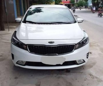 Kia Cerato 2016 - Cần bán gấp Kia Cerato năm 2016, màu trắng số sàn, 495 triệu