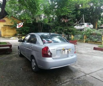 Hyundai Verna 1.4MT 2008 - Bán Hyundai Verna 1.4MT sản xuất 2008, màu bạc xe gia đình 