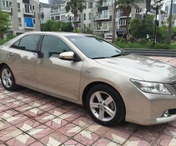 Toyota Camry   2.5Q  2014 - Cần bán Toyota Camry 2.5Q đời 2014, màu bạc, giá tốt