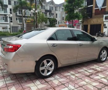 Toyota Camry   2.5Q  2014 - Cần bán Toyota Camry 2.5Q đời 2014, màu bạc, giá tốt