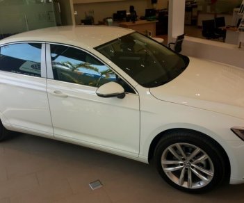 Volkswagen Passat S 2015 - Còn 1 chiếc duy nhất Volkswagen Passat S 2015, màu trắng, nhập khẩu chỉ 1 tỷ 160 triêu