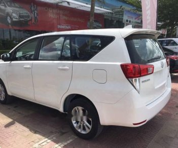 Toyota Innova 2018 - Bán ô tô Toyota Innova đời 2018, màu trắng, giá chỉ 743 triệu