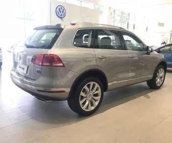 Volkswagen Touareg   3.6 V6  2018 - Bán ô tô Volkswagen Touareg 3.6 V6 2018, màu bạc, nhập khẩu