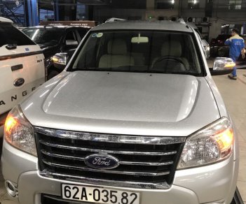 Ford Everest 4x2 MT  2011 - Cần bán xe Ford Everest 4x2 MT Sx 2011, màu bạc, xe gia đình sử dụng tốt