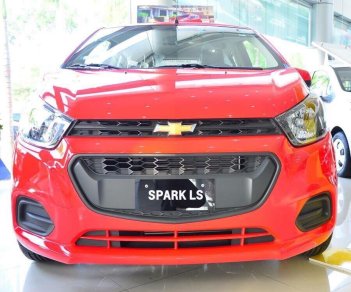 Chevrolet Spark LS 2018 - Bán Chevrolet Spark LS 2018, giá 299 triệu, chỉ cần 60 triệu nhận ngay xe, không cần thu nhập