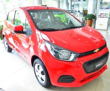 Chevrolet Spark LS 2018 - Bán Chevrolet Spark LS 2018, giá 299 triệu, chỉ cần 60 triệu nhận ngay xe, không cần thu nhập