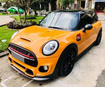 Mini Cooper G 2016 - Bán ô tô Mini Cooper  năm sản xuất 2016, màu vàng, nhập khẩu nguyên chiếc