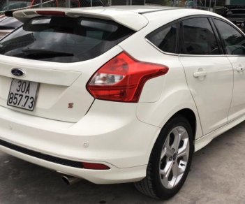 Ford Focus 2.0 S 2015 - Bán Ford Focus 2.0 S đời 2015, màu trắng