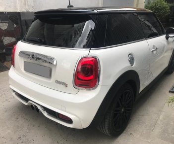 Mini Cooper countryman 2015 - Cần bán Mini Cooper Countryman đời 2015, màu trắng, nhập khẩu nguyên chiếc