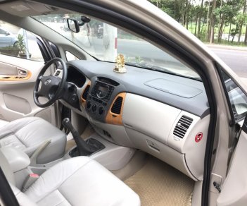 Toyota Innova G 2011 - Bán Toyota Innova G sản xuất 2011, màu vàng cát, giá chỉ 485 triệu