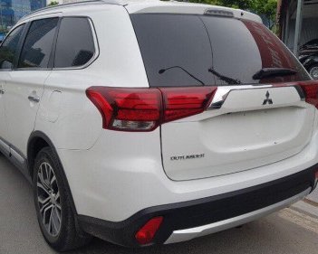 Mitsubishi Outlander  2.0 AT  2016 - Bán Mitsubishi Outlander 2.0 AT năm sản xuất 2016, màu trắng 