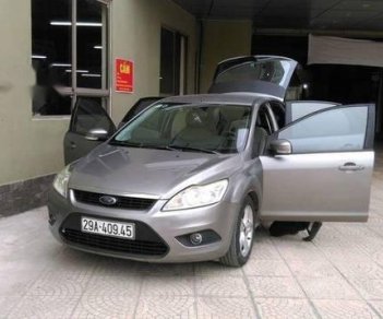 Ford Focus 1.8AT  2011 - Cần bán lại xe Ford Focus 1.8AT đời 2011, màu bạc, 380tr