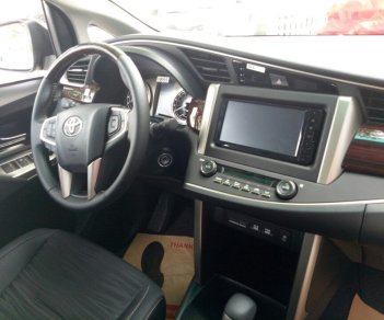 Toyota Innova Ventuner 2018 - Bán xe Toyota Innova Ventuner 2018, màu đen, giá 855tr