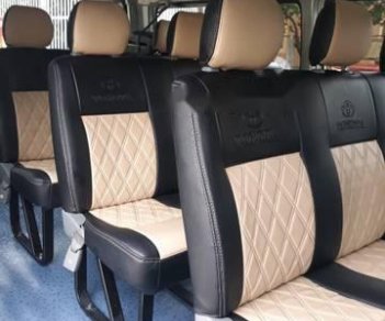 Toyota Hiace 2010 - Bán xe Toyota Hiace đời 2010, màu xanh