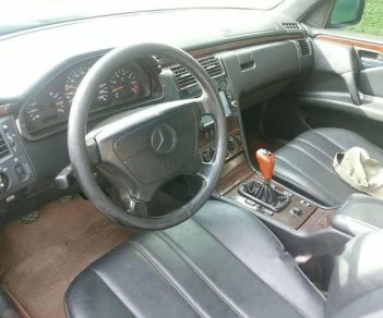 Mercedes-Benz E class   1996 - Bán ô tô Mercedes đời 1996, 125 triệu