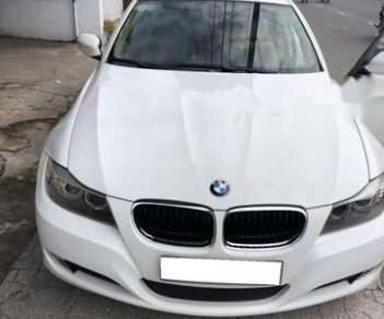 BMW 3 Series 320i 2009 - Cần bán BMW 3 Series 320i đời 2009, màu trắng còn mới, giá chỉ 625 triệu