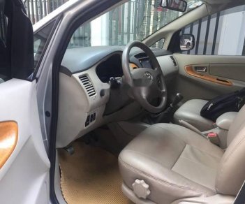 Toyota Innova 2011 - Bán Toyota Innova năm 2011, màu bạc, giá tốt