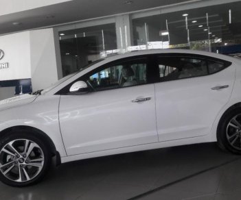 Hyundai Elantra  2.0AT 2018 - Hỗ trợ trả góp lên đến 90%, thanh toán trước chỉ từ 166tr, rước ngay Elantra 2.0AT mới