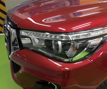 Toyota Hilux 2.8G 2018 - Bán xe Toyota Hilux 2.8L màu đỏ giao ngay