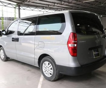 Hyundai Starex   2.5MT 2016 - Cần bán gấp Hyundai Starex 2.5MT năm sản xuất 2016, màu bạc