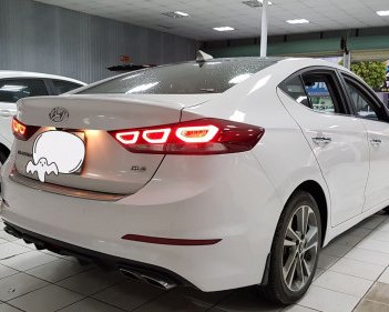 Hyundai Elantra  2.0 AT  2017 - Xe Hyundai Elantra 2.0 AT sản xuất 2017, màu trắng, giá chỉ 675 triệu