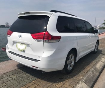 Toyota Sienna LE 3.5 AT FWD 2011 - Bán xe Toyota Sienna LE 2011 màu trắng nhập khẩu Mỹ