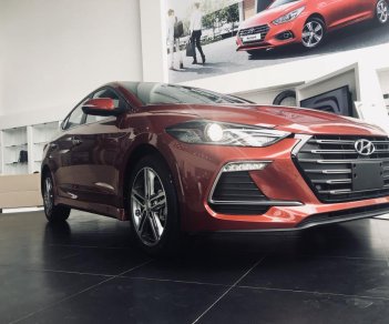 Hyundai Elantra Sport 1.6L AT Turbo  2018 - Bán ô tô Hyundai Elantra đời 2018 màu đỏ, giá 739 triệu, tặng gói phụ kiện 30 triệu