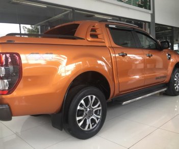 Ford Ranger Wildtrak 3.2 2018 - Bán Ford Ranger Wildtrak năm 2018, màu cam, xe nhập