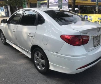 Hyundai Avante 2014 - Cần bán lại xe Hyundai Avante đời 2014, màu trắng số tự động