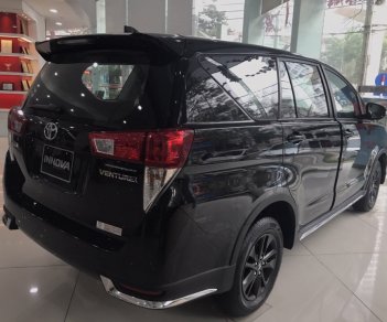 Toyota Innova 2.0G Venturer 2019 - Bán xe Toyota Innova G Venturer 2018 màu đen giao ngay