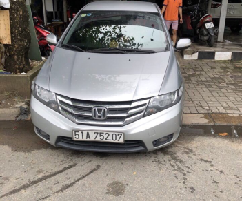 Honda City 1.5 A/T  2014 - Bán ô tô Honda City năm 2014 màu bạc, giá 460 triệu