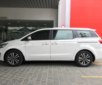 Kia Sedona DAT 2018 - Cần bán Kia Sedona DAT đời 2018, màu trắng