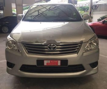 Toyota Innova   E  2013 - Cần bán gấp Toyota Innova E đời 2013, giá cạnh tranh